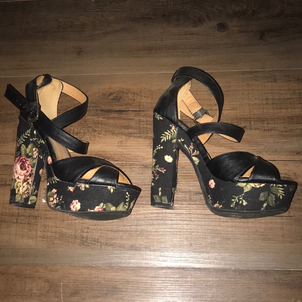 Black floral heals